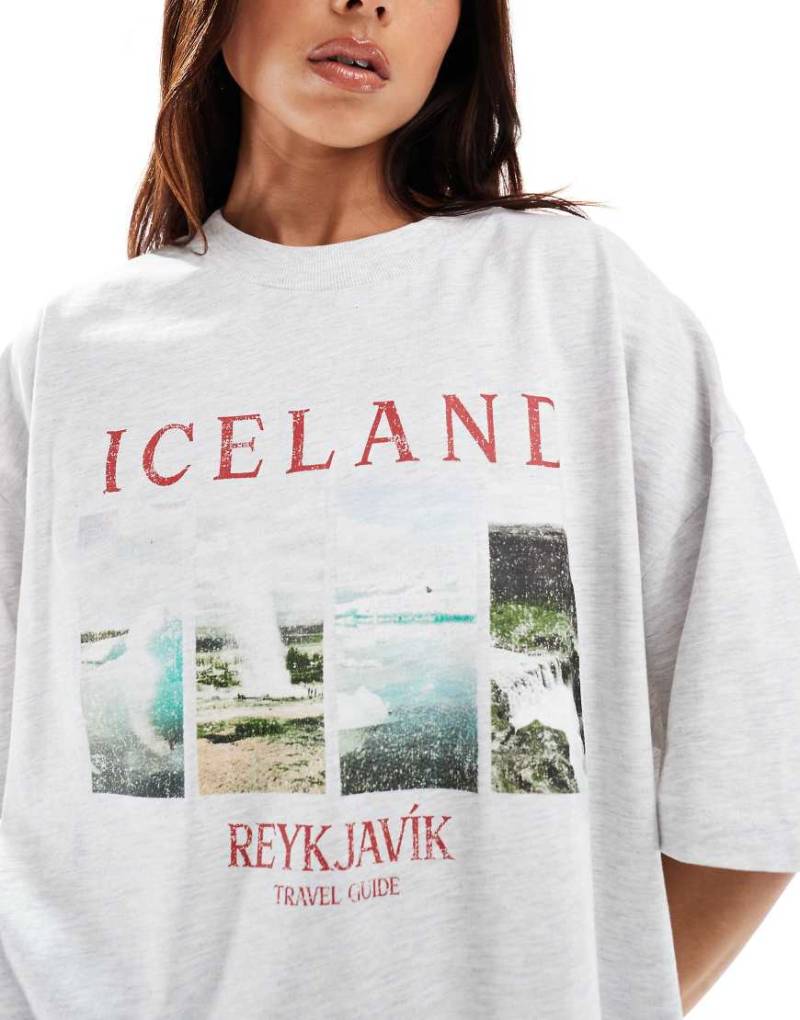 ASOS DESIGN - Oversize-T-Shirt in meliertem Eisgrau mit „Iceland"-Grafikprint-Weiß von ASOS DESIGN