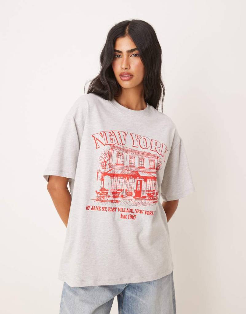 ASOS DESIGN - Oversize-T-Shirt in meliertem Eisgrau mit „New York Village"-Grafikprint von ASOS DESIGN