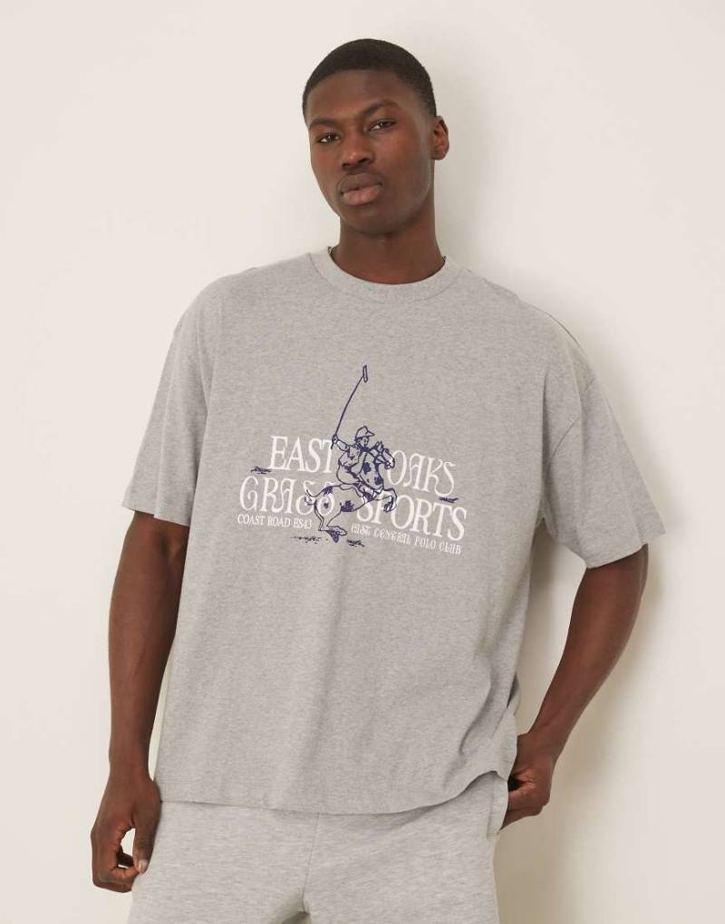 ASOS DESIGN - Oversize-T-Shirt in meliertem Grau mit Sport-Print auf der Vorderseite von ASOS DESIGN