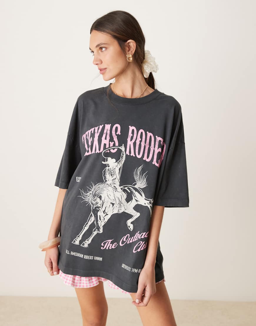 ASOS DESIGN - Oversize-T-Shirt in verwaschenem Anthrazit mit „Texas Rodeo"-Print-Grau ASOS DESIGN - Oversize-T-Shirt in verwaschenem Anthrazit mit „Texas Rodeo"-Print-Grau von ASOS DESIGN