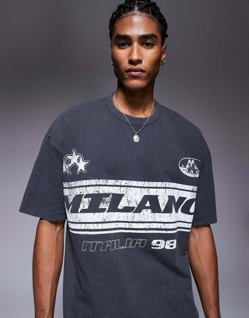 ASOS DESIGN - Oversize-T-Shirt in verwaschenem Asphaltgrau mit Brust-Print von ASOS DESIGN