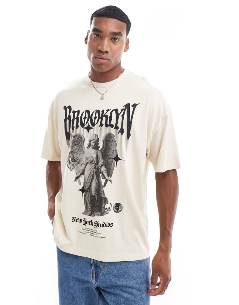 ASOS DESIGN - Oversize-T-Shirt in verwaschenem Grau mit Grunge-Rückenprint von ASOS DESIGN