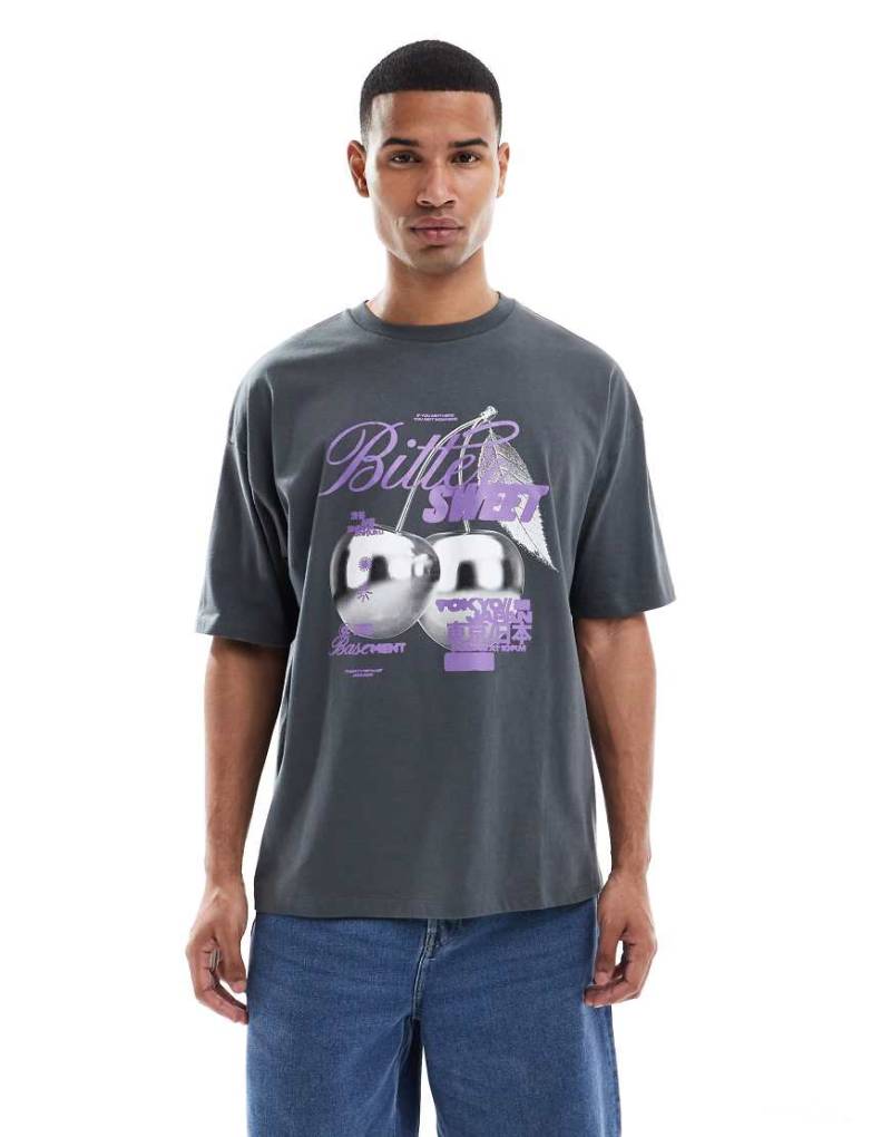 ASOS DESIGN - Oversize-T-Shirt in verwaschenem Schwarz mit Print-Grau von ASOS DESIGN