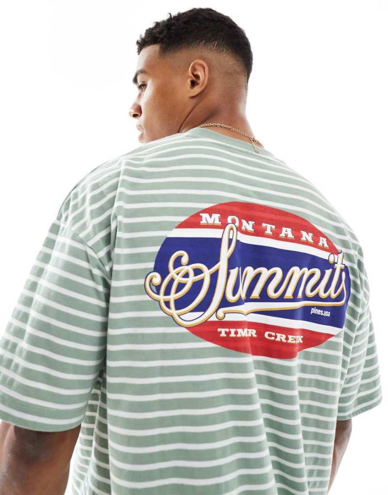 ASOS DESIGN - Oversize-T-Shirt mit Brust- und Rückenprint in Salbei und Weiß gestreift-Grün von ASOS DESIGN