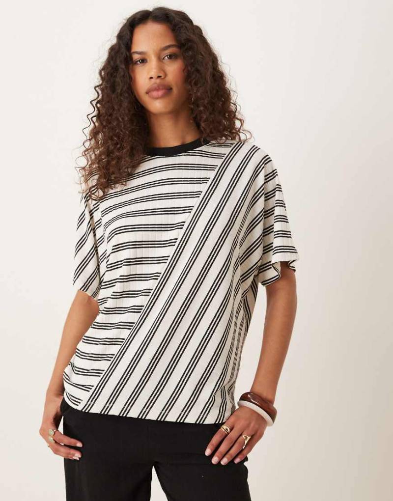 ASOS DESIGN - Oversize-T-Shirt mit monochromem Streifenmustermix-Bunt von ASOS DESIGN