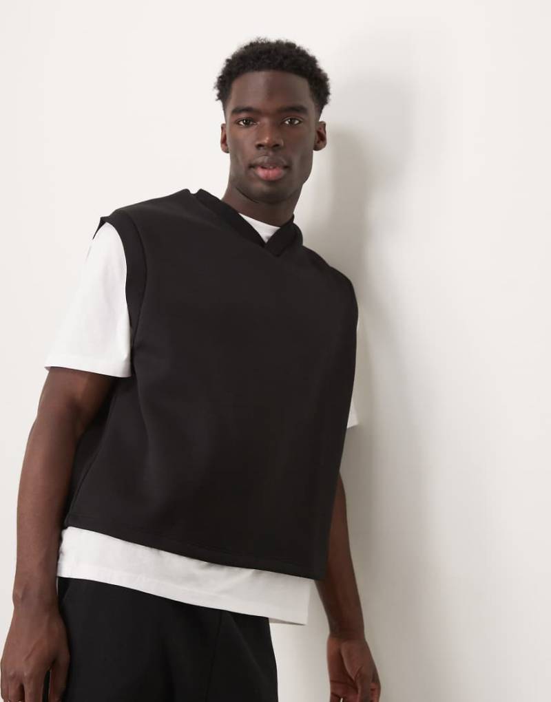 ASOS DESIGN - Oversize-Pullunder aus neoprenartigem Material in Schwarz mit V-Ausschnitt von ASOS DESIGN