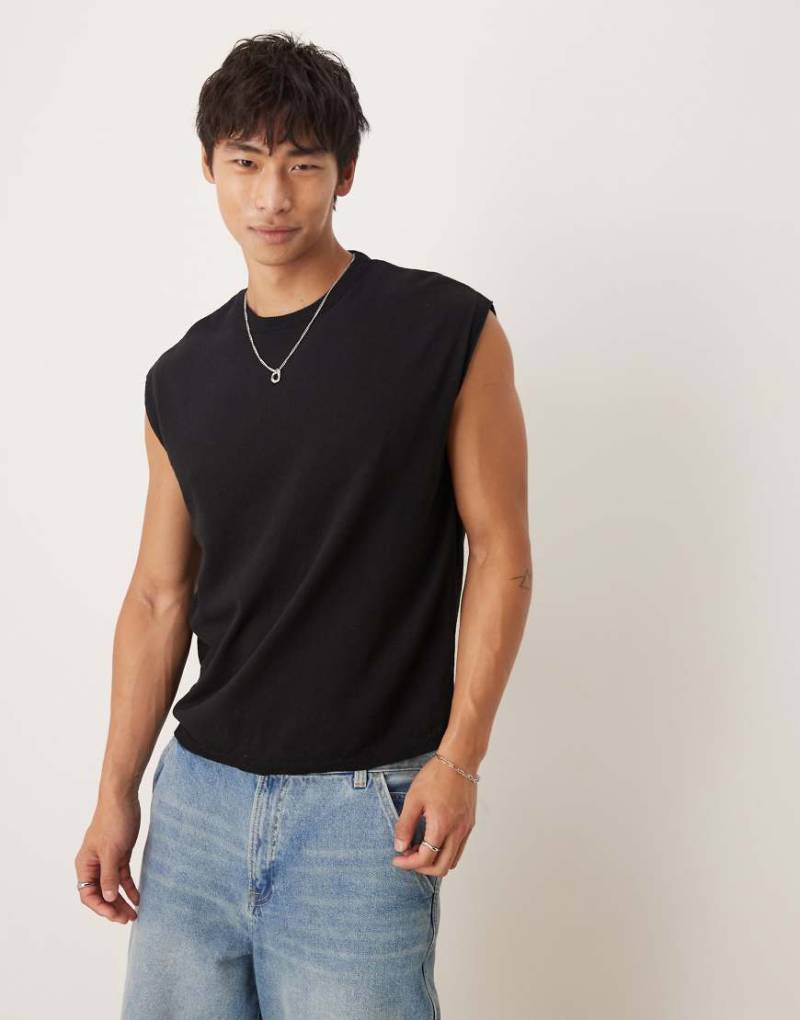 ASOS DESIGN - Oversize-Tanktop aus Strick in Schwarz mit Rundhalsausschnitt von ASOS DESIGN