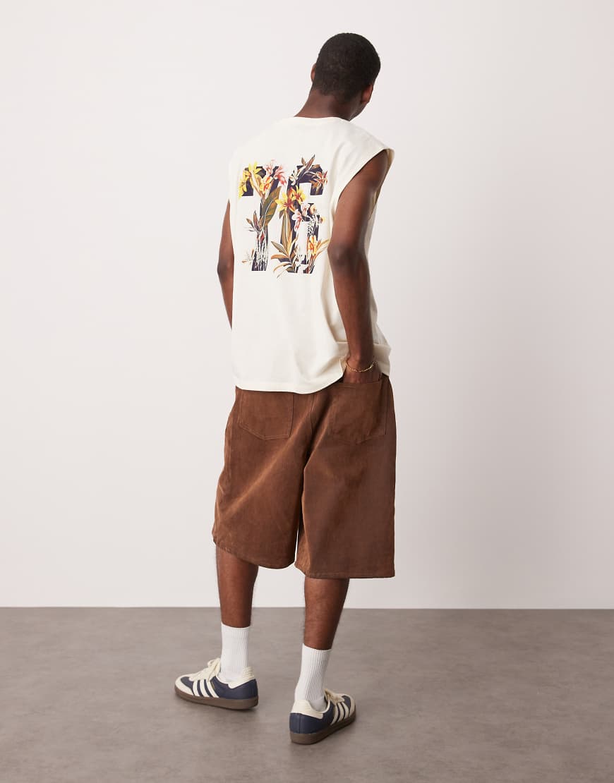 ASOS DESIGN - Oversize-Tanktop in Weiß mit Sport-Grafikprint ASOS DESIGN - Oversize-Tanktop in Weiß mit Sport-Grafikprint von ASOS DESIGN