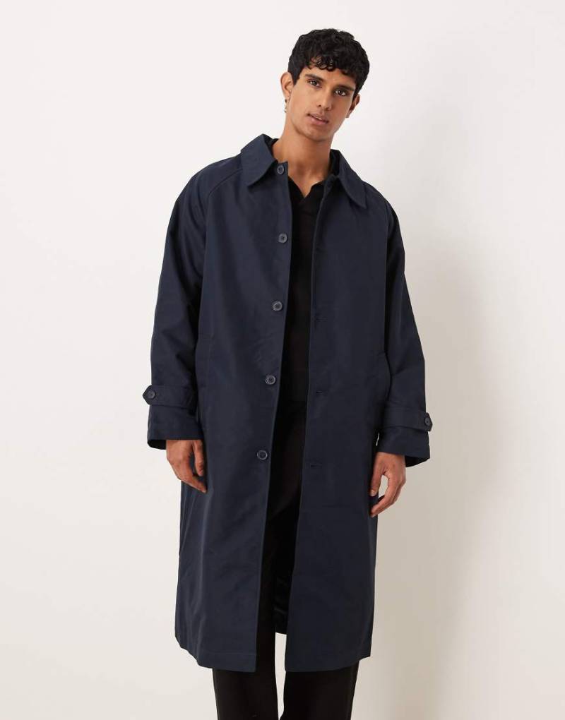 ASOS DESIGN - Oversize-Trenchcoat in Marineblau von ASOS DESIGN