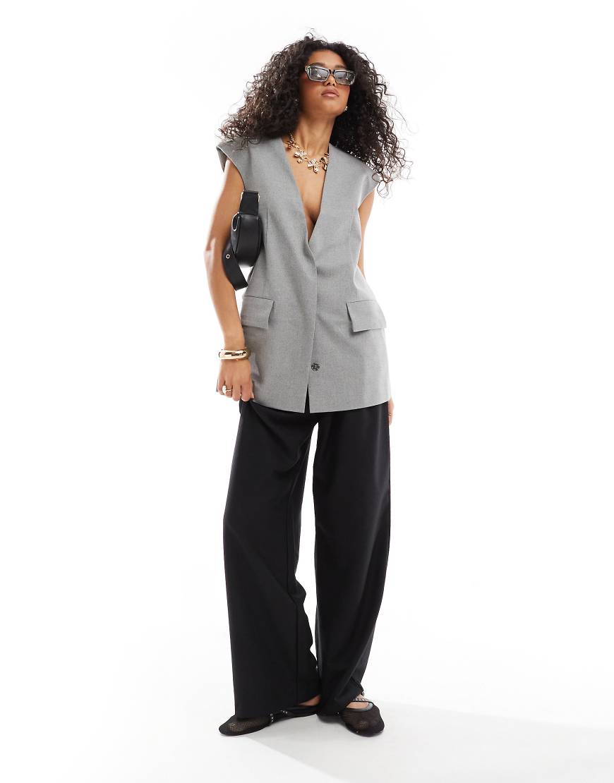 ASOS DESIGN - Oversize-Weste mit überschnittenen Schultern in Grau ASOS DESIGN - Oversize-Weste mit überschnittenen Schultern in Grau von ASOS DESIGN
