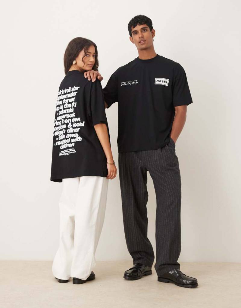 ASOS DESIGN - Oversized T-Shirt in Schwarz mit OASIS-Logo und „Definitely Maybe Tracklist"-Slogan von ASOS DESIGN