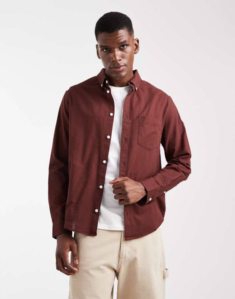 ASOS DESIGN - Oxford-Hemd in Burgunderrot in normaler Passform von ASOS DESIGN