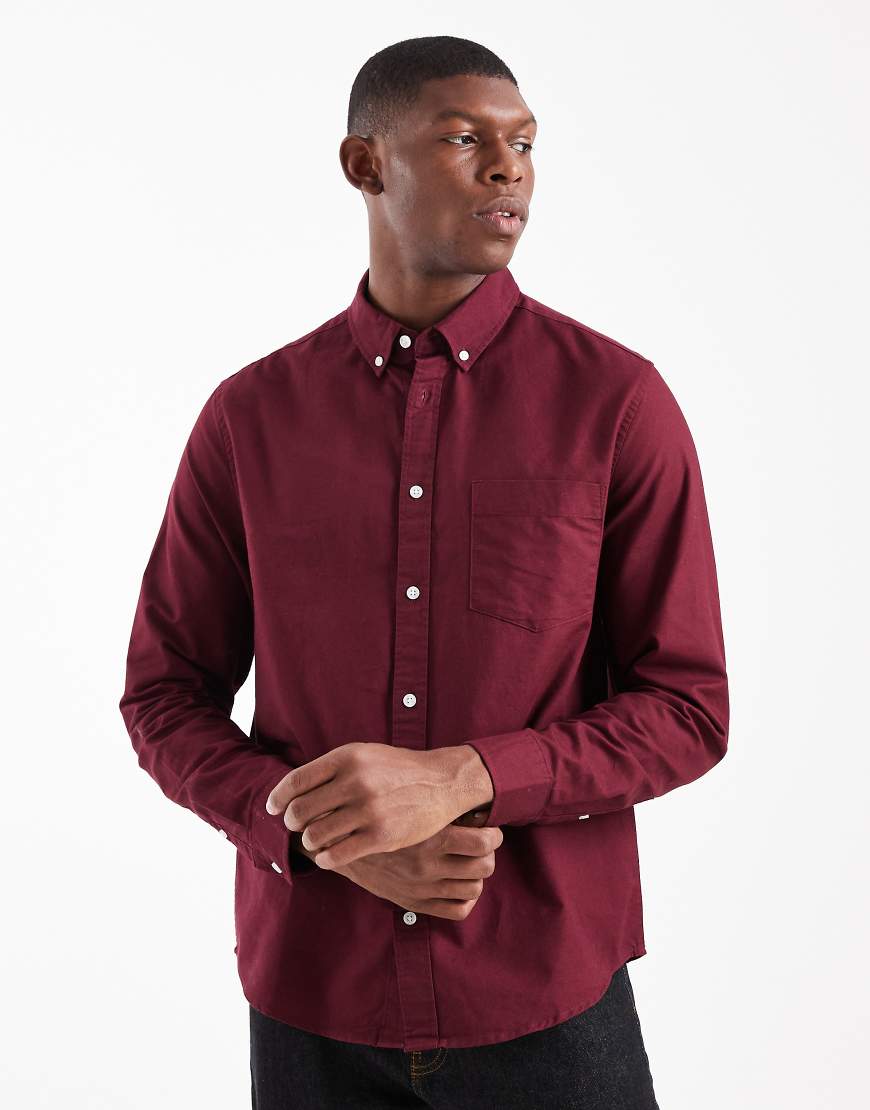ASOS DESIGN - Oxford-Hemd in Burgunderrot mit Regular-Fit-Passform von ASOS DESIGN