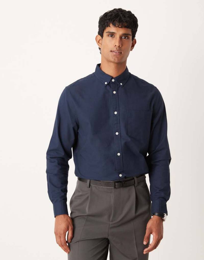 ASOS DESIGN - Oxford-Hemd in Marineblau mit regulärer Passform von ASOS DESIGN