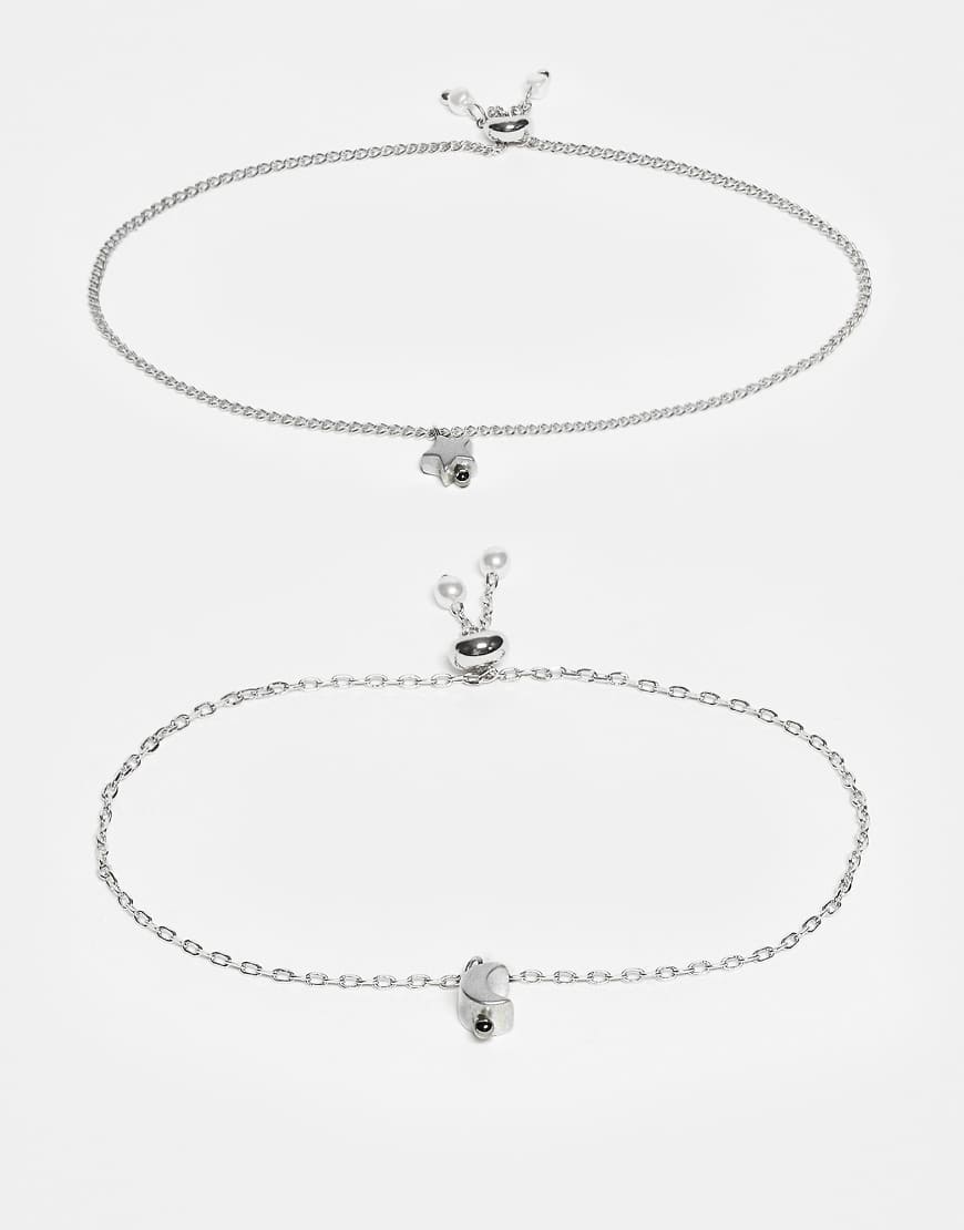 ASOS DESIGN - Packung mit 2 Freundschaftsarmbändern mit Tropfenanhänger aus Kunstperlen-Silber von ASOS DESIGN