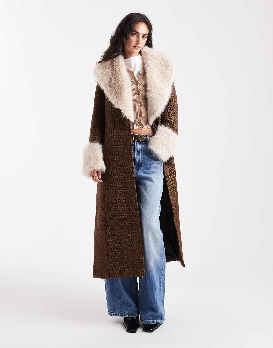 ASOS DESIGN - Penny-Lane-Mantel mit Longline-Schnitt in Braun mit Struktur und Kunstpelzbesatz-Brown von ASOS DESIGN