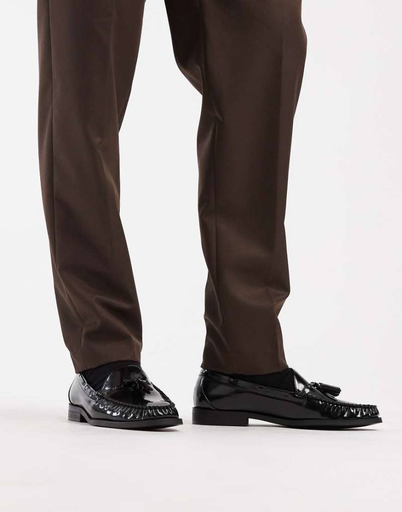 ASOS DESIGN - Penny-Loafer in Schwarz mit Quastendetail von ASOS DESIGN