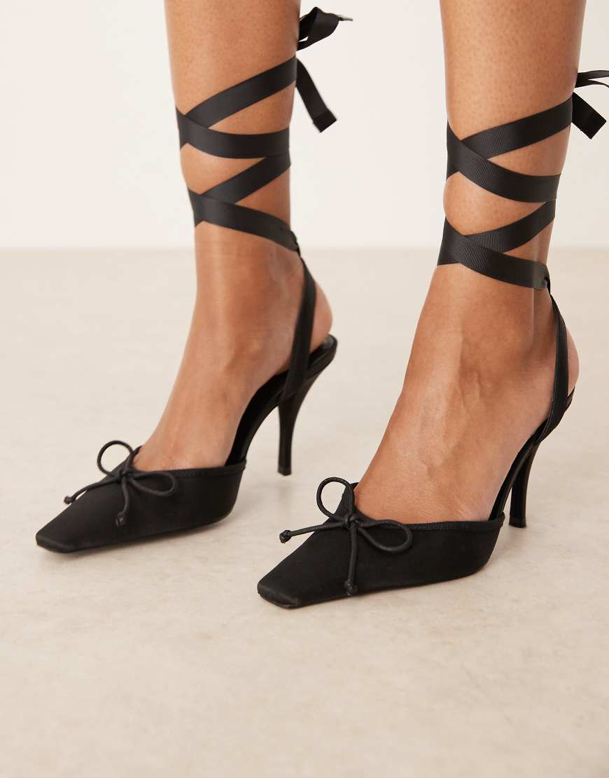 ASOS DESIGN - Peony - Schuhe in Schwarz mit Satin, hohem Absatz und Fesselriemchen von ASOS DESIGN