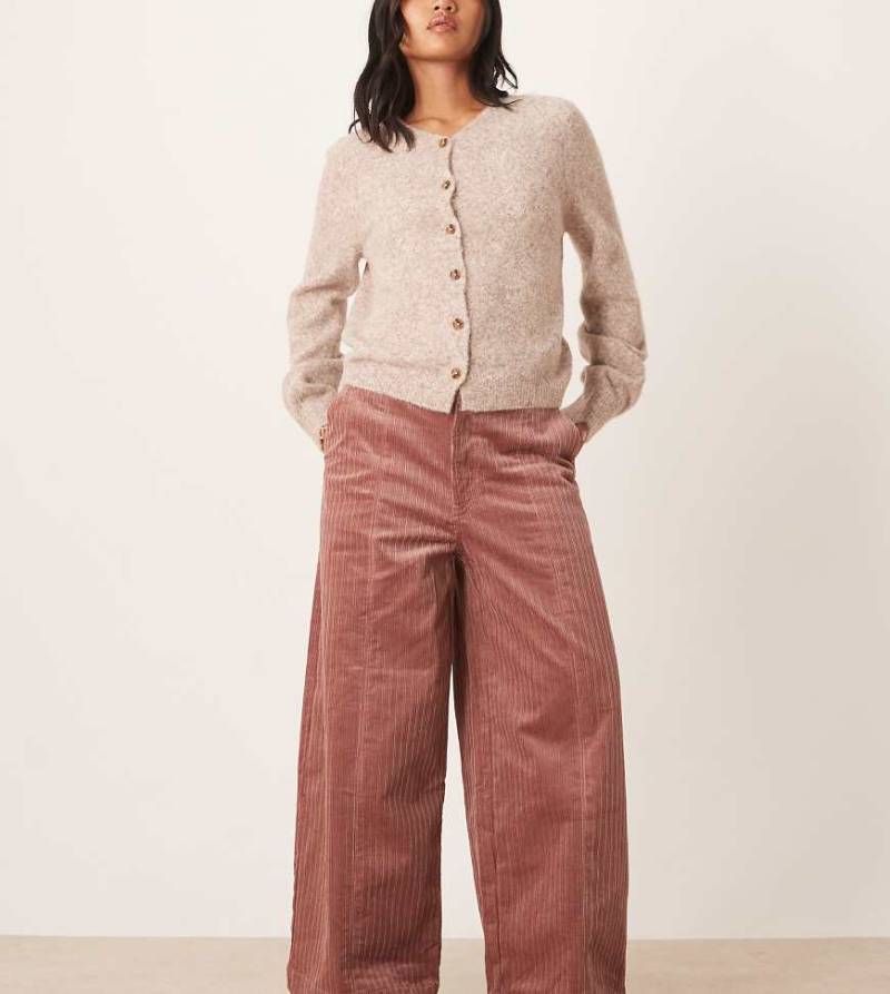 ASOS DESIGN Petite - Knöchelhohe Cordhose in Rosé mit weitem Bein-Rosa von ASOS Petite