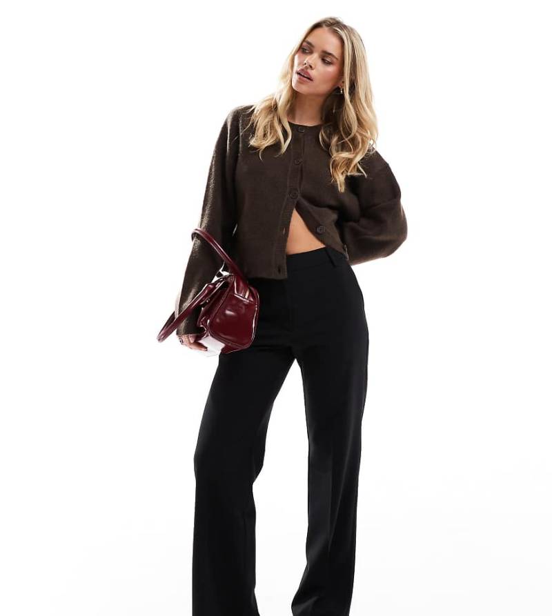 ASOS DESIGN Petite - Elegante, schmal geschnittene Hose in Schwarz mit geradem Schnitt von ASOS DESIGN