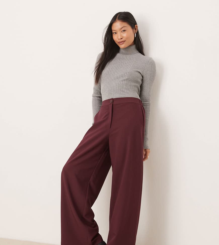 ASOS DESIGN Petite - Elegante Relaxed Fit Hose in dunklem Kirschrot mit geradem Schnitt ASOS DESIGN Petite - Elegante Relaxed Fit Hose in dunklem Kirschrot mit geradem Schnitt von ASOS DESIGN