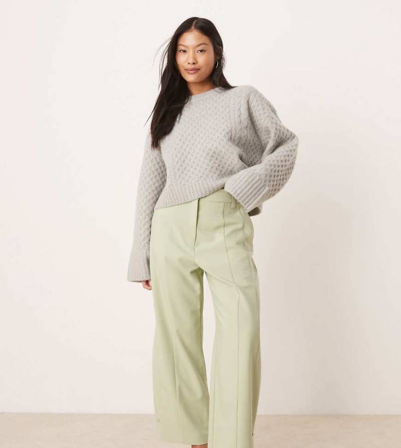 ASOS DESIGN Petite - Elegante Hose in Pistazie mit Laschen-Detail-Grün von ASOS DESIGN
