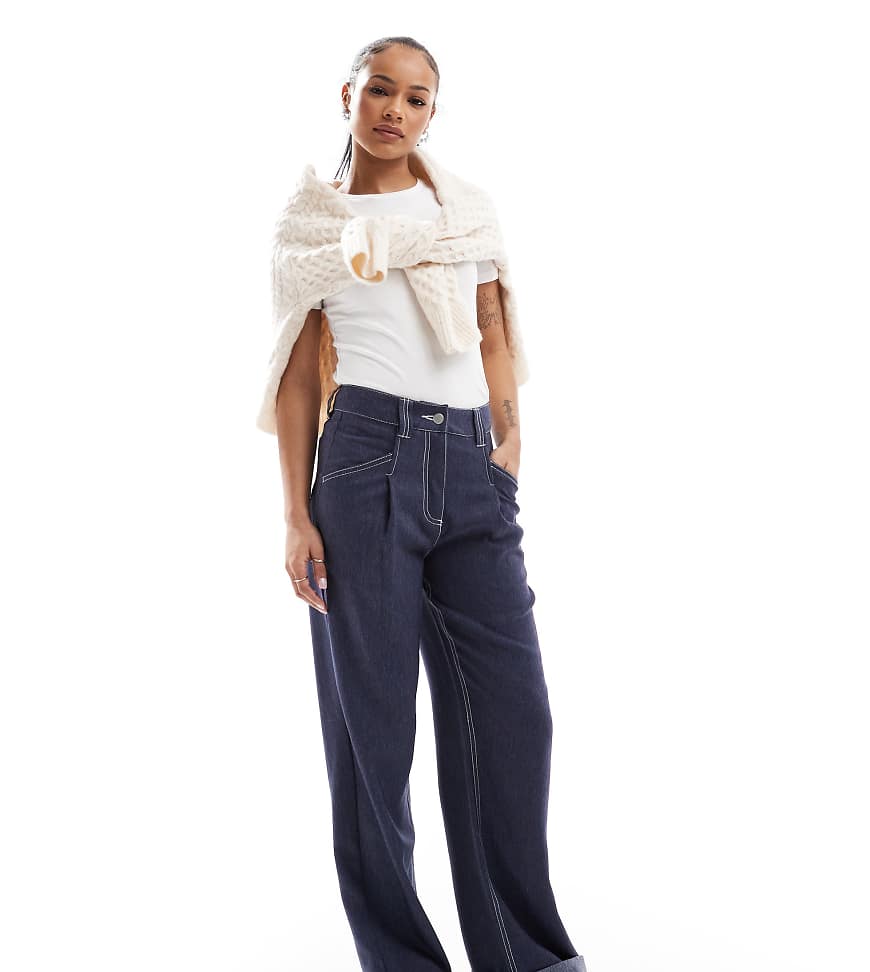 ASOS DESIGN Petite - Hose in Jeans-Optik mit geradem Schnitt-Marineblau von ASOS DESIGN