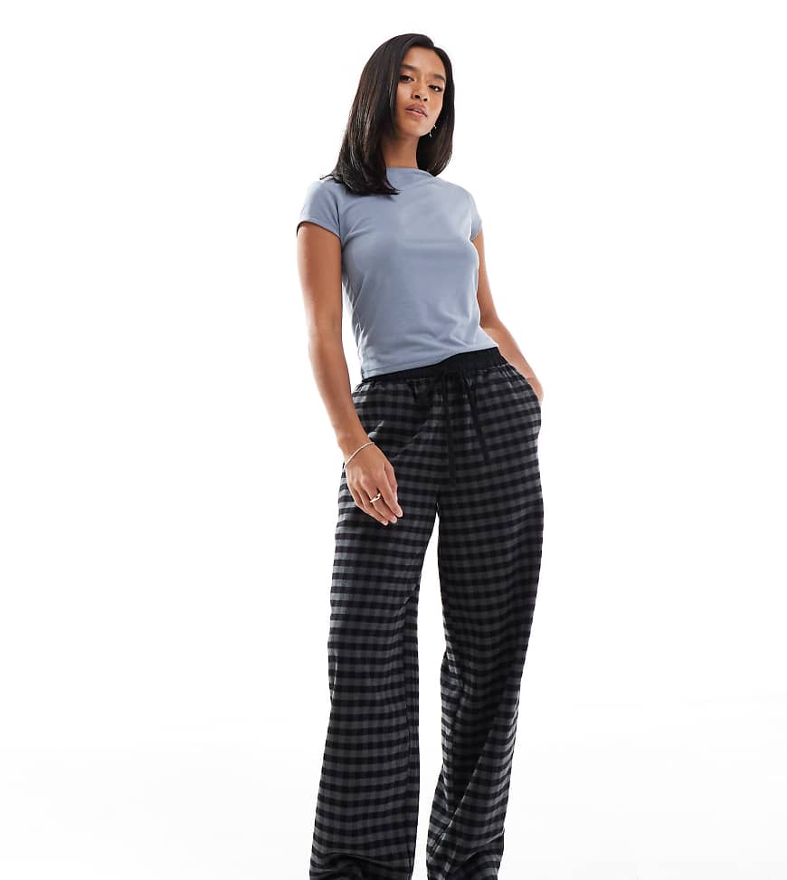 ASOS DESIGN Petite - Karierte Barrel-Schlupfhose in Schwarz und Grau mit Kordelzugbund, Kombiteil-Bunt von ASOS Petite