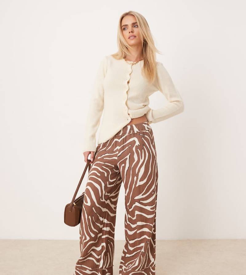 ASOS DESIGN Petite - Schlupfhose aus grob gewebter Baumwolle mit Zebramuster-Bunt von ASOS DESIGN
