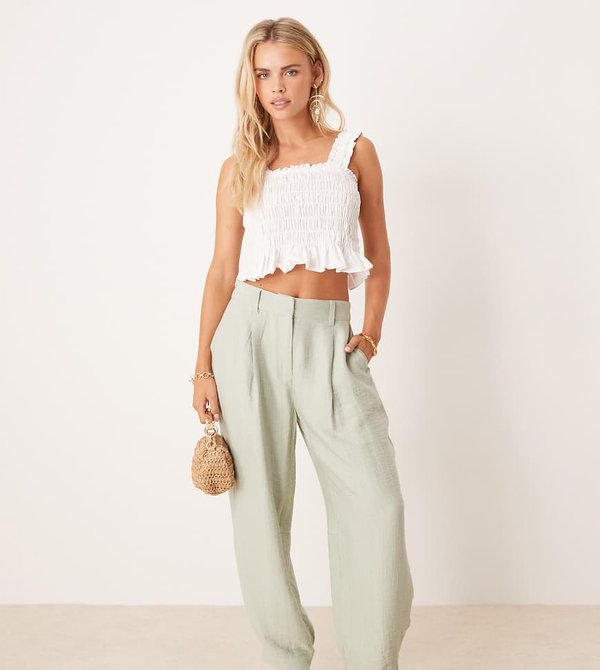 ASOS DESIGN Petite - Strukturierte Hose in Salbeigrün mit weitem Bein von ASOS Petite