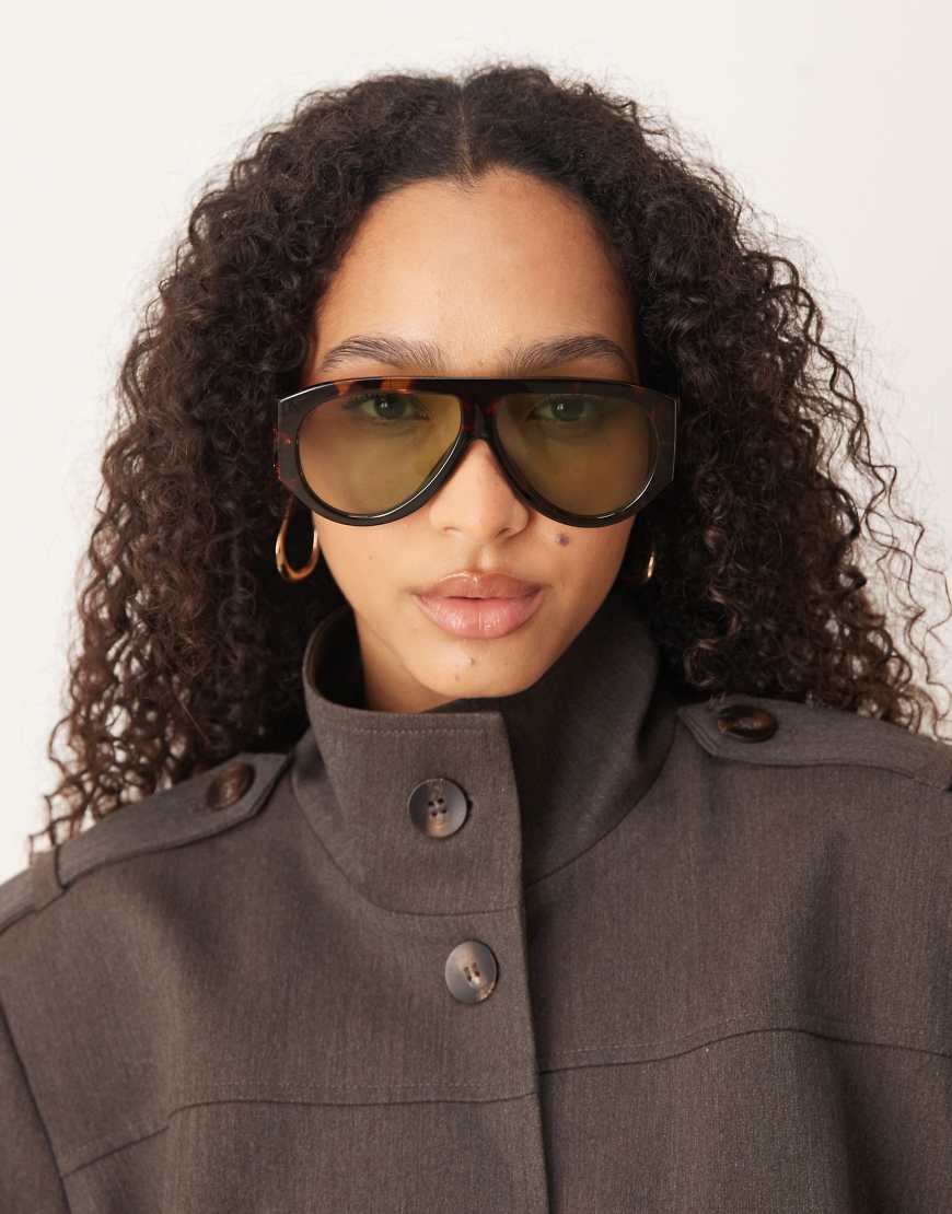 ASOS DESIGN - Piloten-Sonnenbrille in Schildpatt-Optik mit breitem Bügel und grünen Gläsern-Brown von ASOS DESIGN