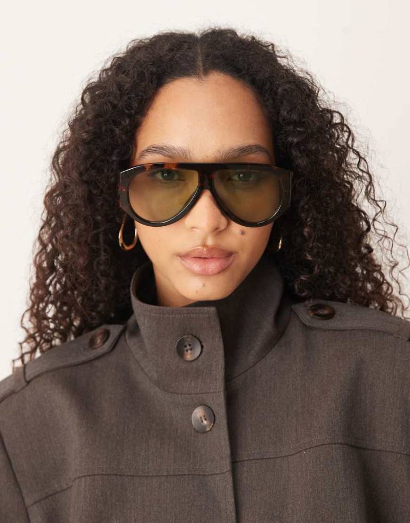ASOS DESIGN - Piloten-Sonnenbrille in Schildpatt-Optik mit breitem Bügel und grünen Gläsern-Brown von ASOS DESIGN