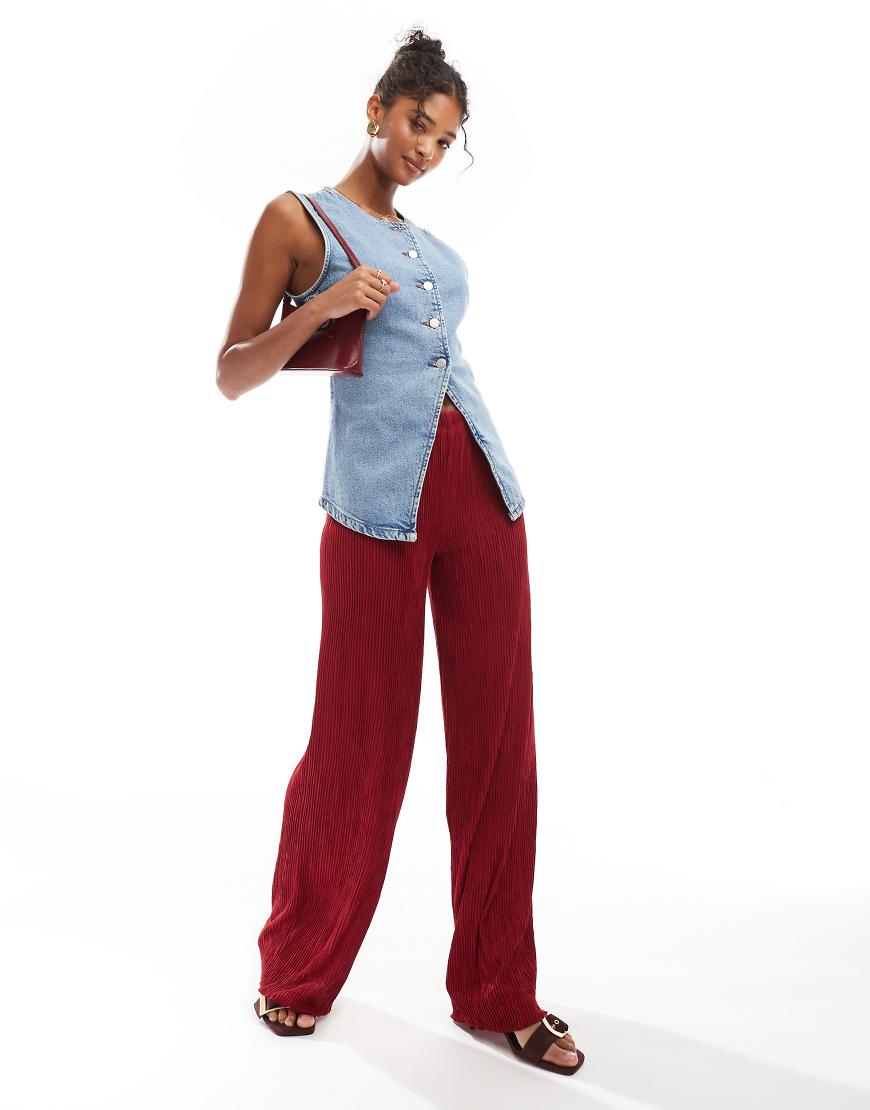 ASOS DESIGN - Plissee-Hose mit weitem Bein in Rot ASOS DESIGN - Plissee-Hose mit weitem Bein in Rot von ASOS DESIGN