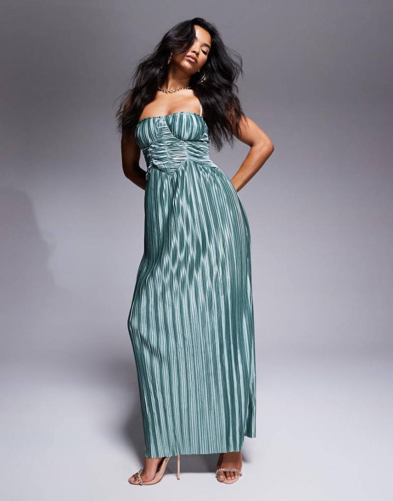 ASOS DESIGN - Plissee-Maxikleid in Metallic-Grün mit Körbchen und Raffung von ASOS DESIGN