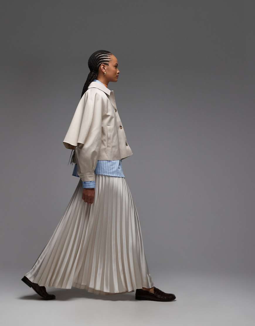 ASOS DESIGN - Plissee-Maxirock aus Satin in Ecru-Weiß von ASOS DESIGN