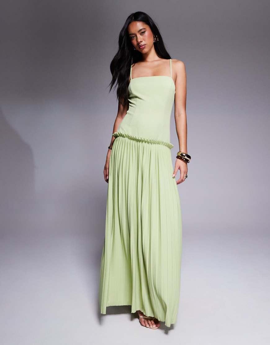 ASOS DESIGN - Plissiertes Maxikleid in Pistaziengrün mit eckigem Ausschnitt und tiefer Taille-Rot von ASOS DESIGN