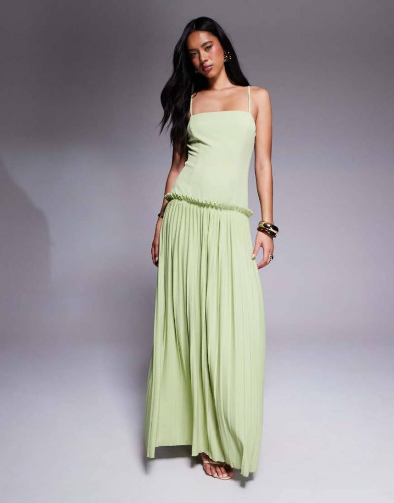 ASOS DESIGN - Plissiertes Maxikleid in Pistaziengrün mit eckigem Ausschnitt und tiefer Taille-Rot von ASOS DESIGN