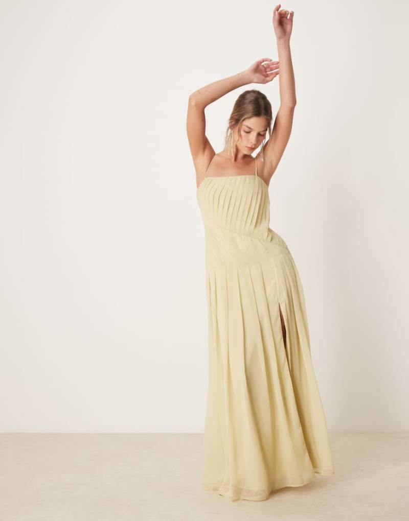 ASOS DESIGN - Plissiertes Midi-Trägerkleid in Blassgelb-Grün von ASOS DESIGN