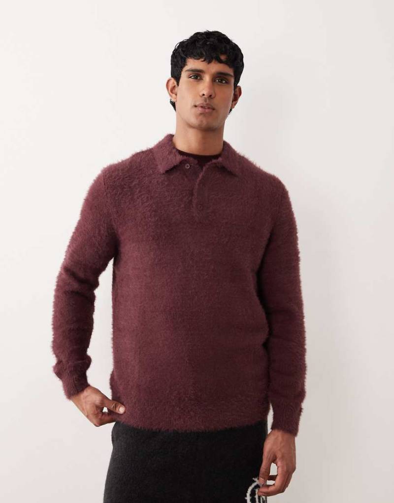 ASOS DESIGN - Polo-Pullover aus flauschigem Strick in Burgunderrot von ASOS DESIGN