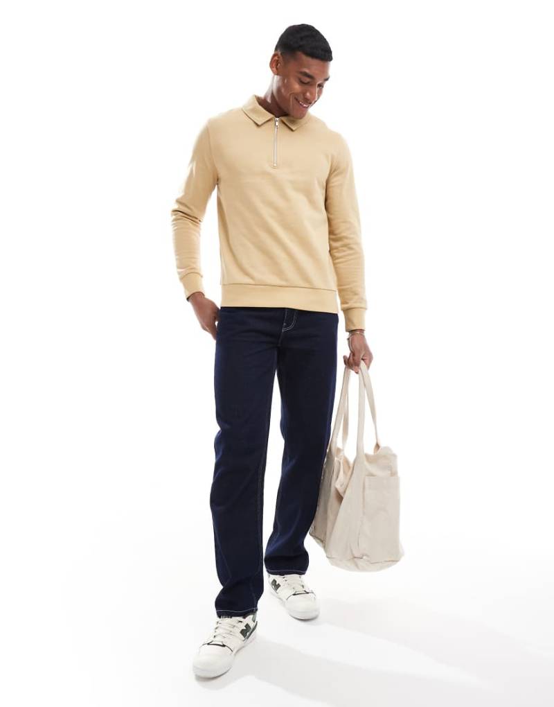 ASOS DESIGN - Polo-Sweatshirt in Taupe mit Reißverschluss-Neutral von ASOS DESIGN