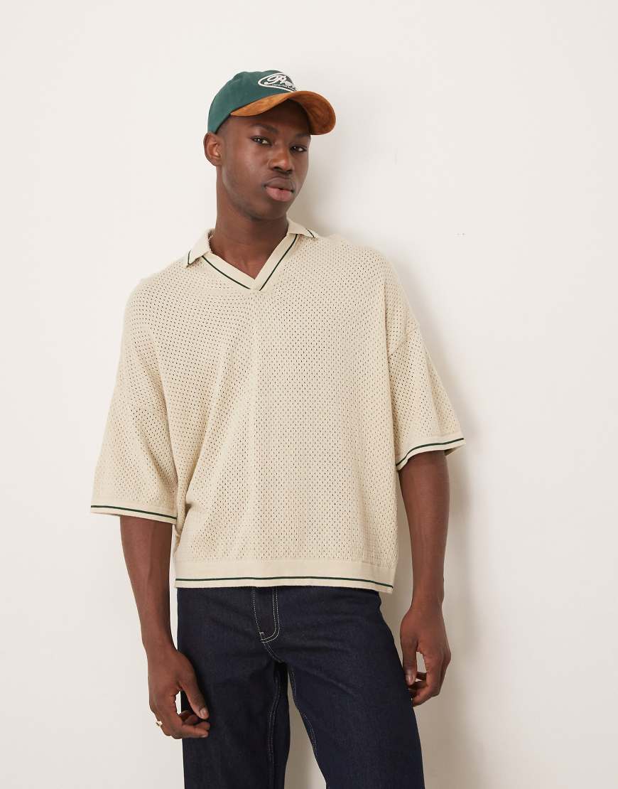 ASOS DESIGN - Polohemd in Ecru mit Oversize-Schnitt und eingekerbtem Ausschnitt-Neutral von ASOS DESIGN