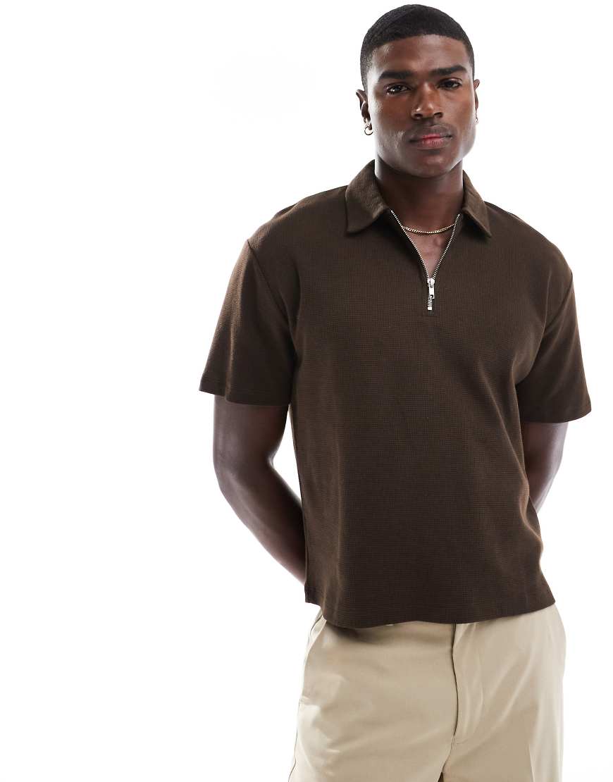 ASOS DESIGN - Polohemd in Dunkelbraun mit Reißverschluss und lockerem, kastigem Schnitt von ASOS DESIGN