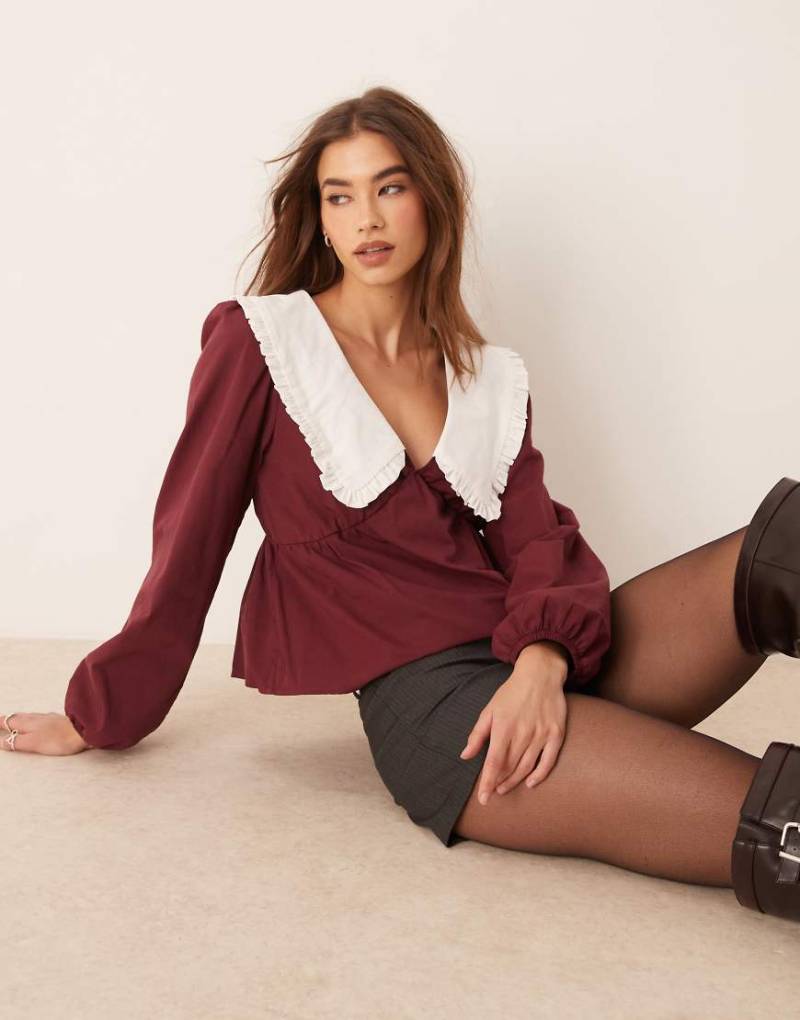ASOS DESIGN - Popeline-Bluse in Burgunderrot mit farblich abgesetztem Kragen von ASOS DESIGN