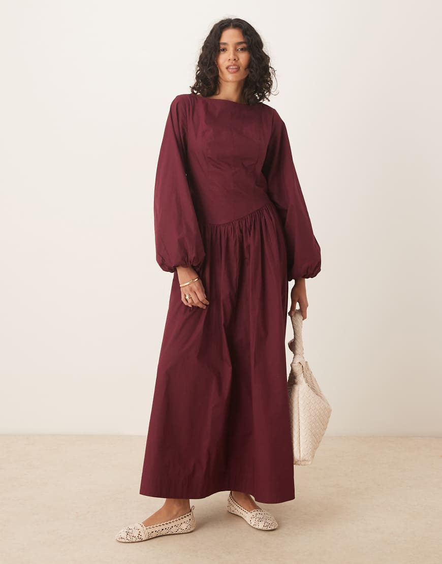 ASOS DESIGN - Popeline-Maxikleid in Beerenrot mit voluminösen Ärmeln von ASOS DESIGN