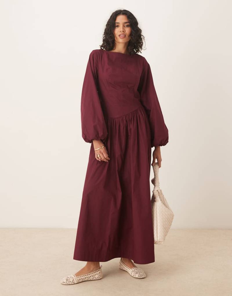 ASOS DESIGN - Popeline-Maxikleid in Beerenrot mit voluminösen Ärmeln von ASOS DESIGN