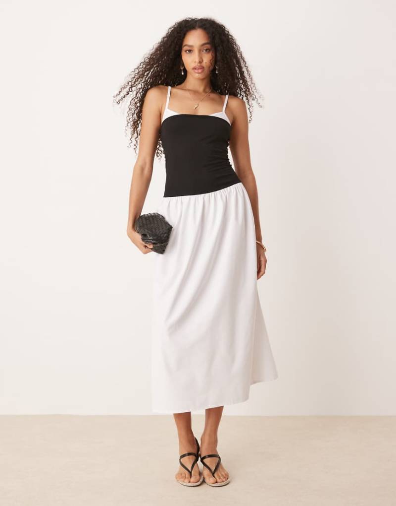ASOS DESIGN - Popeline-Maxikleid in Schwarz und Weiß mit Abnähern von ASOS DESIGN