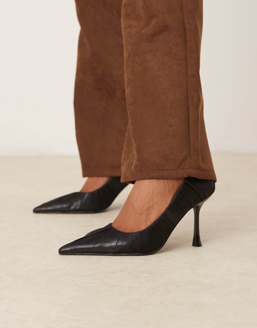 ASOS DESIGN - Poppet - Hohe Pumps in Schwarz mit Raffung von ASOS DESIGN