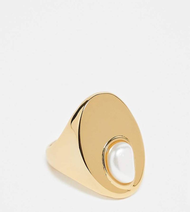 ASOS DESIGN - Premium - 14k vergoldeter Siegelring mit gebürsteter Perle-Goldfarben von ASOS DESIGN
