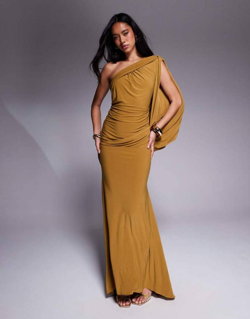 ASOS DESIGN - Premium - Asymmetrisches Maxikleid in Bronze mit einem Ärmel und drapiertem Rücken-Braun von ASOS DESIGN