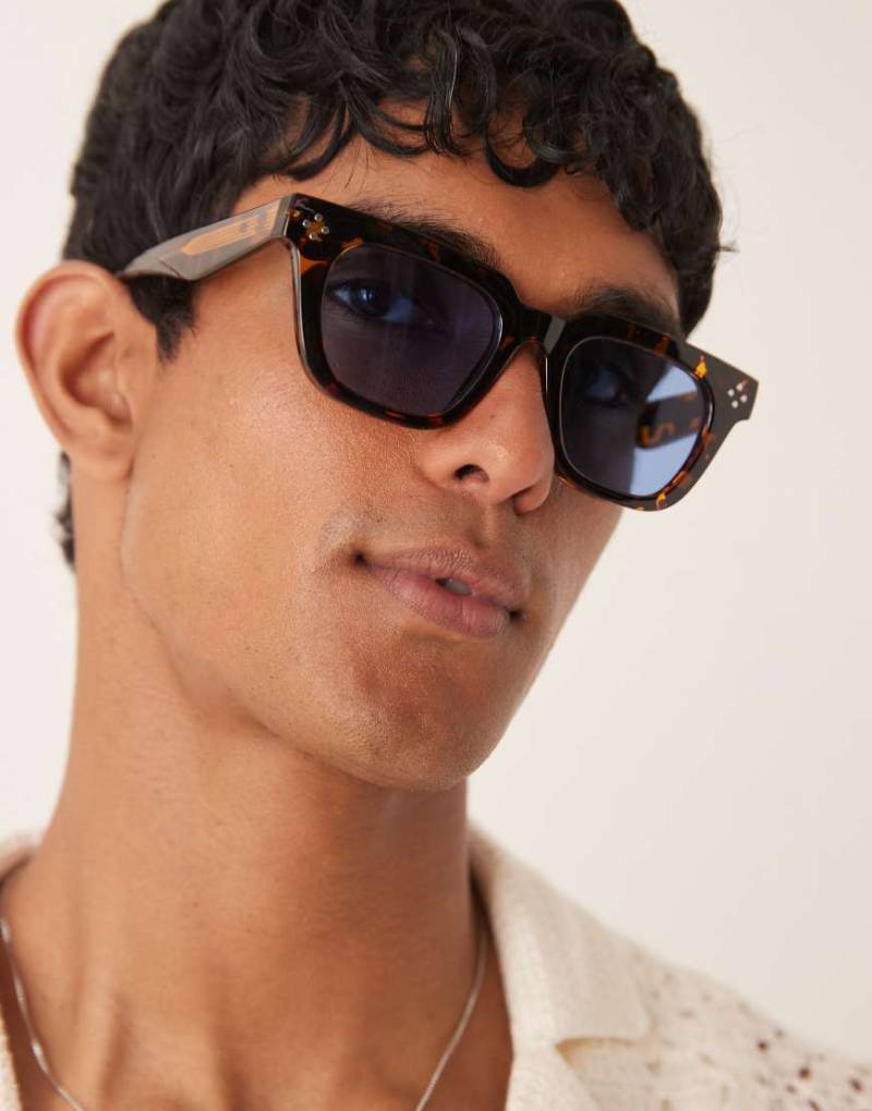 ASOS DESIGN - Premium - Breite eckige Sonnenbrille in Schildpattoptik mit Gläsern in Blau-Braun von ASOS DESIGN